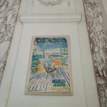 Superbe De 100m2 Face A La Dans Un Ancien Palace