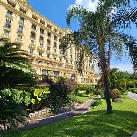Superbe De 100m2 Face A La Dans Un Ancien Palace Apartment Menton
